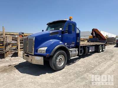 Palfinger PK30002 22050 lb Knuckle Boom on 2016 Kenworth 6x4 Truck Tractor w/Crane