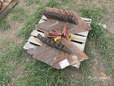 Quantity of (19) 16.5 in Cultivator Shovels