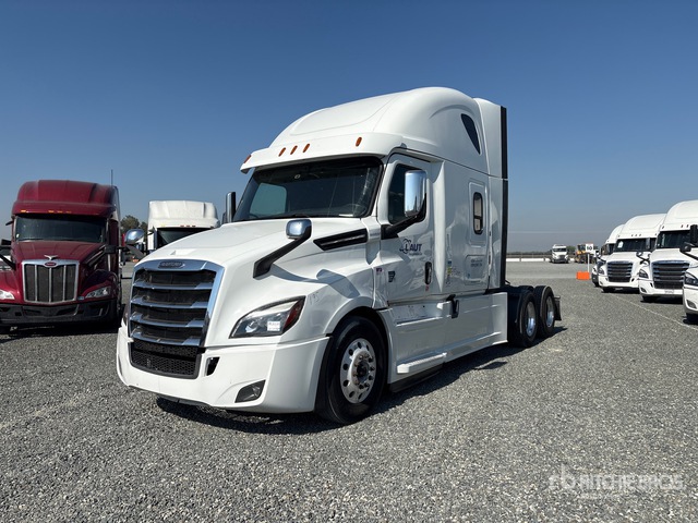 2020 Freightliner Cascadia 126 6x4 T/A Sleeper Truck Tractor