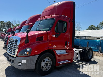 2018 Freightliner CA113 4x2 تراكتور شاحنة (أحادي المحور) (Inoperable)