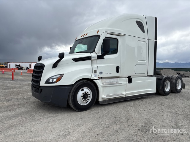 2022 Freightliner Cascadia 126 6x4 T/A Sleeper Truck Tractor