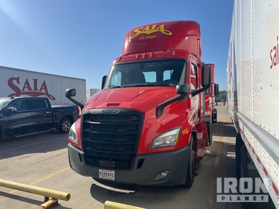 2019 Freightliner CA113 4x2 S/A Day Cab Truck Tractor
