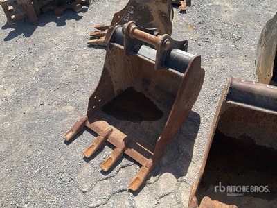 Cat 24 in Excavator Bucket - Fits Cat 305