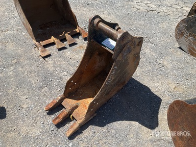 Cat 12 in Excavator Bucket - Fits Cat 305