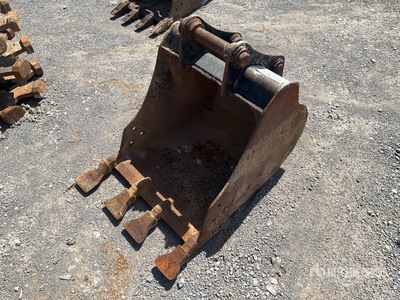 Cat 24 in Excavator Bucket - Fits Cat 305