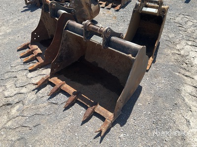 Cat 36 in Excavator Bucket - Fits Cat 305