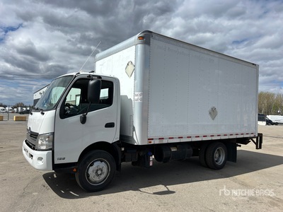2019 Hino 195 4x2 Furgoneta caja cerrada