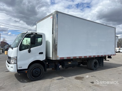2018 Hino 195 4x2 Furgoneta caja cerrada
