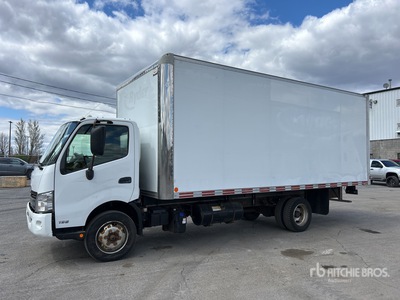 2018 Hino 195 4x2 Furgoneta caja cerrada