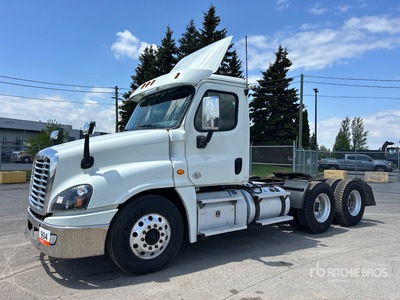 2020 Freightliner Cascadia 125 6x4 T/A Day Cab Truck Tractor