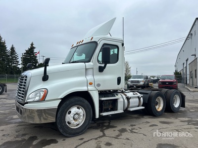 2019 Freightliner Cascadia 125 6x4 T/A Day Cab Truck Tractor