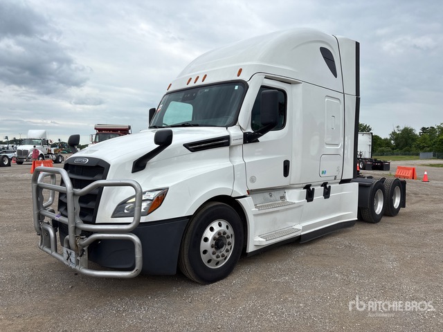 2022 Freightliner Cascadia 126 6x4 T/A Sleeper Truck Tractor