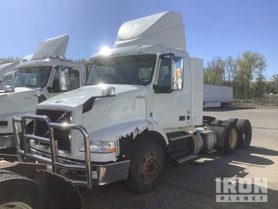 2017 Volvo VN 6x4 T/A Day Cab Truck Tractor