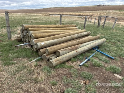 Approximately 30 pcs 9 ft Wooden Post Varios, tienda, almacen, consumidor