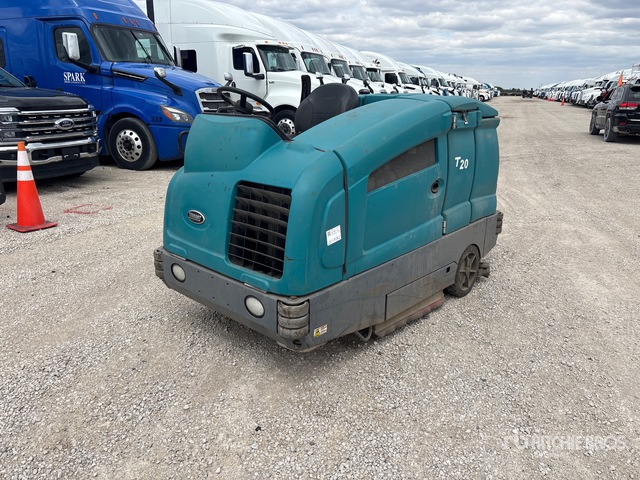 2015 Tennant T20 Ride-On Floor Scrubber