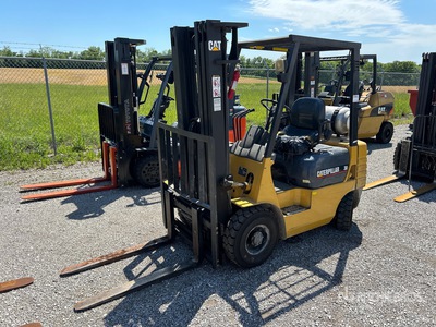 1998 Cat 3000 lb Pneumatic Tire Forklift
