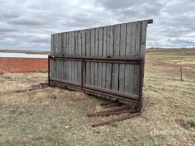 Quantity of (5) 16 ft x 8 ft Valla de viento