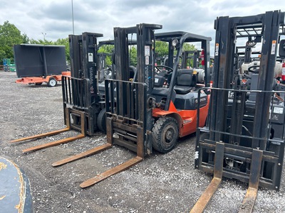 2012 Toyota 3950 lb Pneumatic Tire Forklift