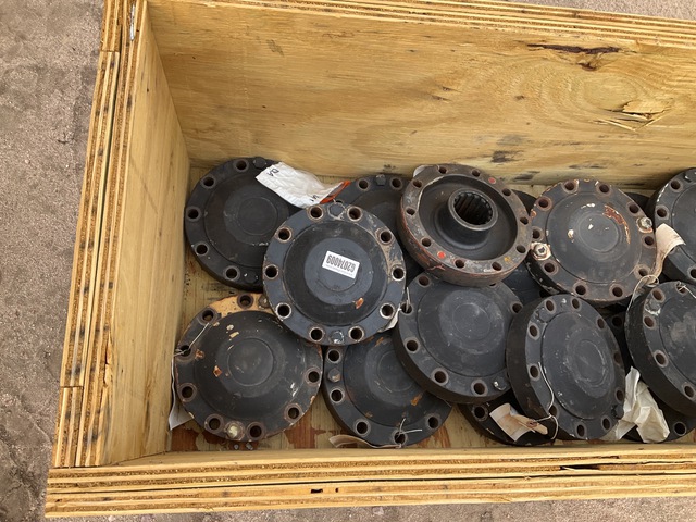 (18) Oshkosh 571GX3W Wheel Hub Caps