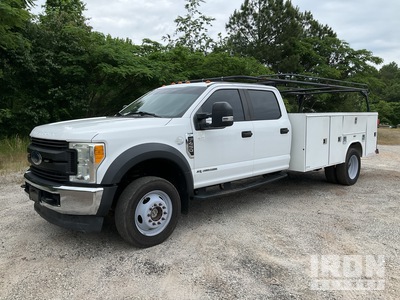 2017 Ford F-450 XL Super Duty 4x4 Crew Cab Utility Truck