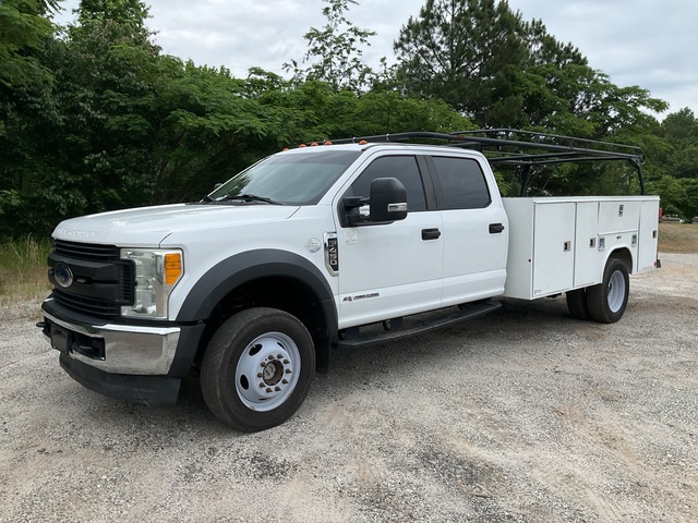 2017 Ford F-450 XL Super Duty 4x4 Crew Cab Utility Truck