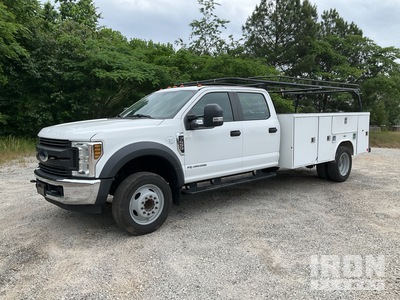 2018 Ford F-450 XL Super Duty 4x2 Crew Cab Utility Truck