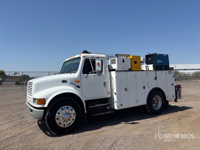 1998 International 4700 4x2 Service Truck