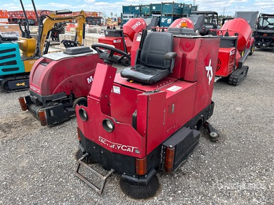 Factory Cat XR Ride-On Electric جهاز تنظيف الأرضيات