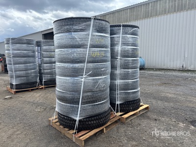 Quantity of (16) 11R22.5 GoSnow Retread Pneumatici per autocarro