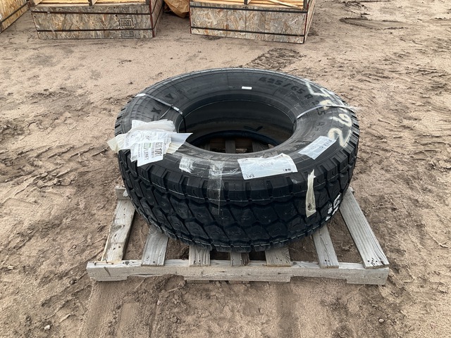 Michelin 425/65R22.5 Tire