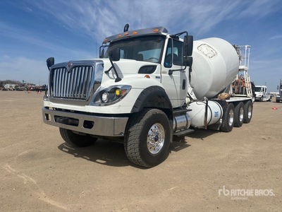 2013 International 7600 8x6 Mixer Truck