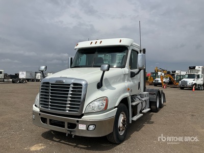 2019 Freightliner Cascadia 125 6x4 T/A Dagcabine Trekker