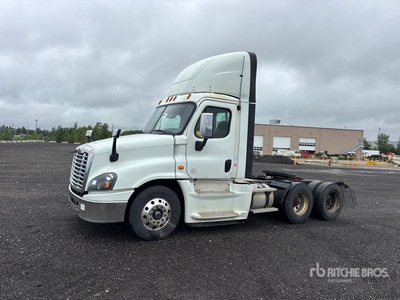 2019 Freightliner Cascadia 125 6x4 T/A Day Cab Truck Tractor