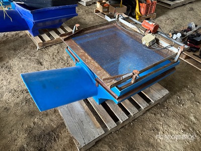 Poly Fertilizer Screen Hopper