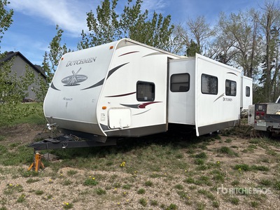 2013 Dutchmen DM355QBDS 36 ft T/A Remorque de tourisme