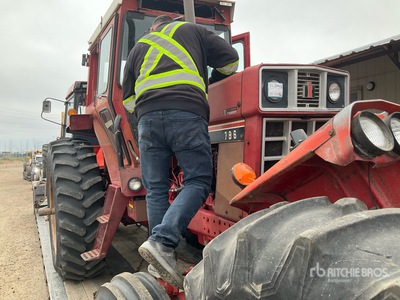 International 786 2WD Tractor