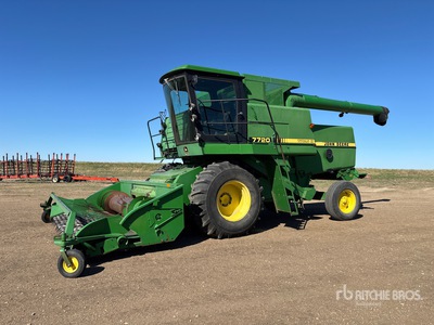John Deere 7720 Combine Harvester