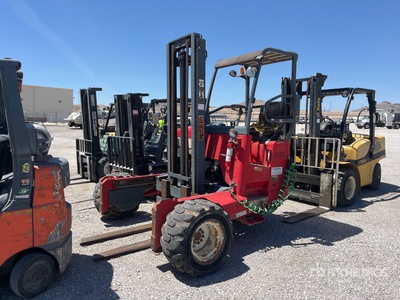 2005 Moffett M55 5500 lb 3x3 Carretilla Elevadora transportable