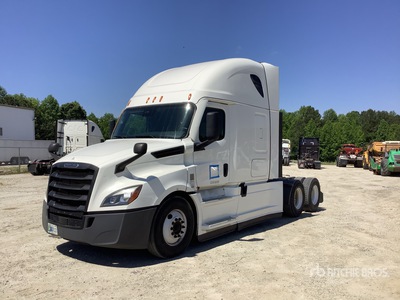 2022 Freightliner Cascadia 126 6x4 تراكتور شاحنة كابينة النوم (ثنائية المحور)