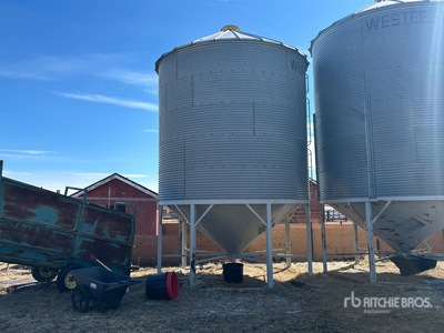 Westeel Rosco 145 +/- 2000 bu 5 Ring Hopper Grain Bin