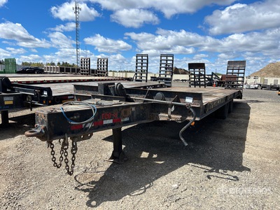 2000 T.J. Welding 27 ft T/A Equipment Trailer