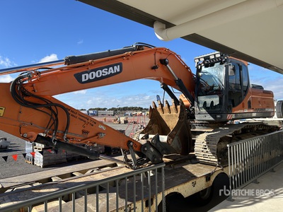 Doosan DX255LC-5 25 ton Tracked Excavator