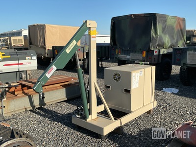 Beech B-2000CW Hydraulic Counterweighted Floor Crane
