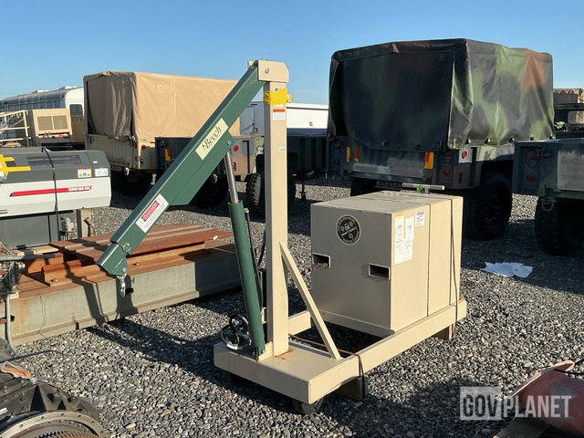 Beech B-2000CW Hydraulic Counterweighted Floor Crane