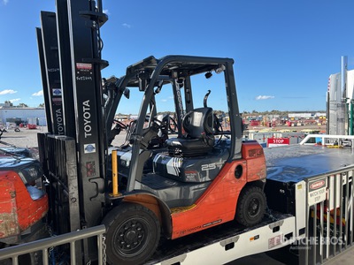 2021 Toyota 328FG25 Forklift
