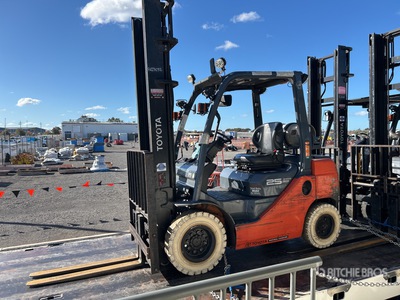 2017 Toyota 328FG25 Forklift