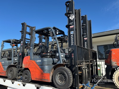 2021 Toyota 328FG25 Forklift