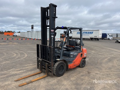 2017 Toyota 328FG25 Forklift