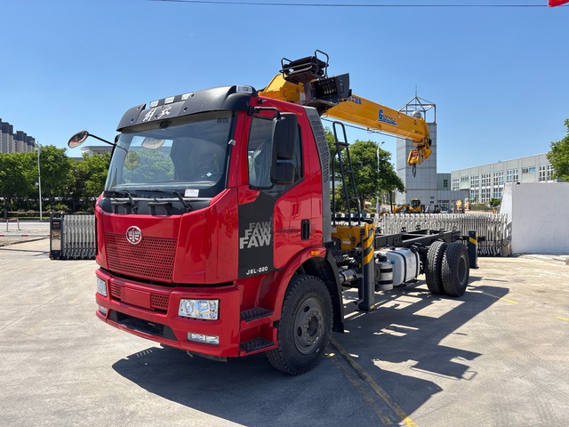 XCMG SQS200 8 ton on 2023 FAW J6L-220 4x2 Crane Truck XCMG SQS200 8 ton on 2023 FAW J6L-220 4x2 Crane Truck