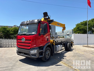 XCMG SQS200 8 ton on 2024 FAW J6L-220 4x2 Camión Grúa